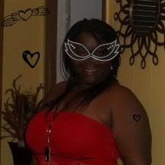 Meet your Posher, Vickie - Picture 1 of 1